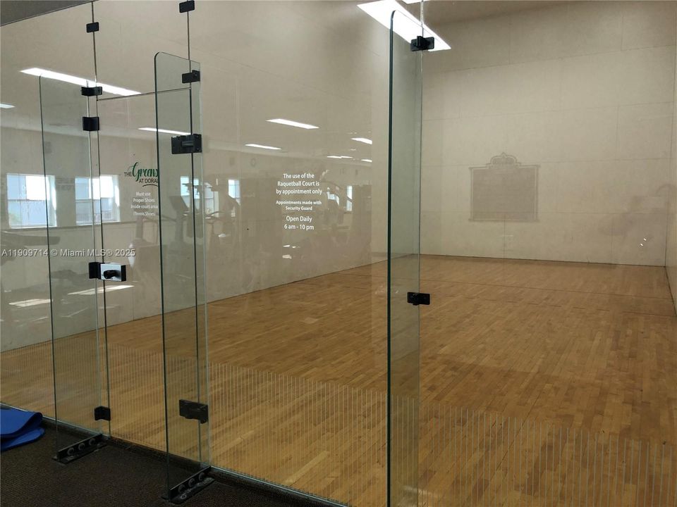 Activo con contrato: $2,100 (1 camas, 1 baños, 899 Pies cuadrados)