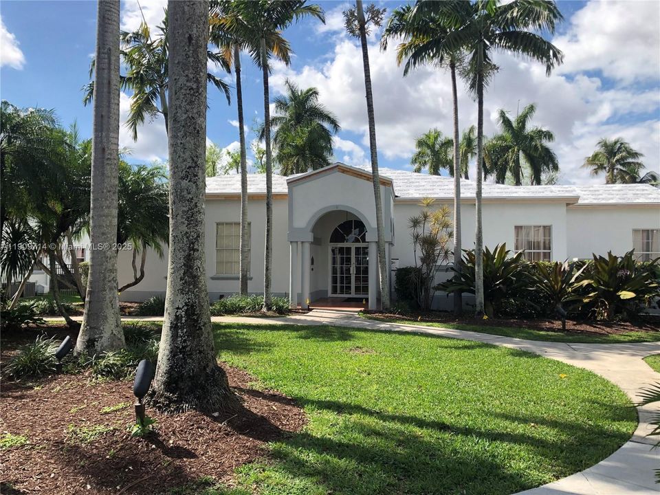 Activo con contrato: $2,100 (1 camas, 1 baños, 899 Pies cuadrados)