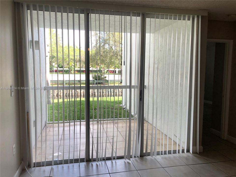 Activo con contrato: $2,100 (1 camas, 1 baños, 899 Pies cuadrados)