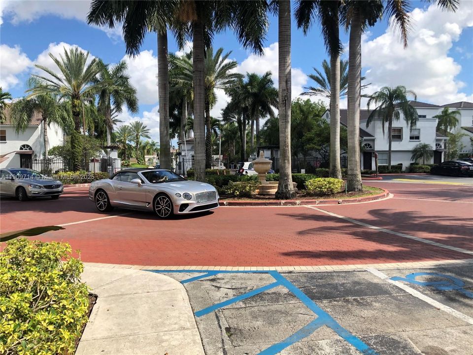 Activo con contrato: $2,100 (1 camas, 1 baños, 899 Pies cuadrados)