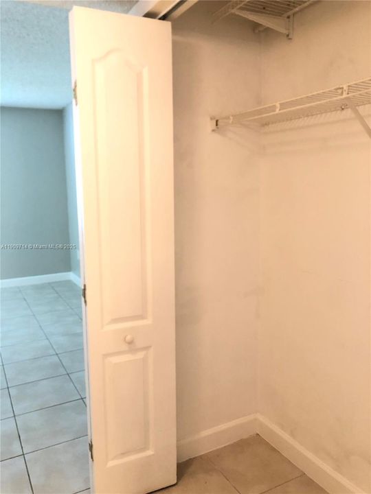 Activo con contrato: $2,100 (1 camas, 1 baños, 899 Pies cuadrados)