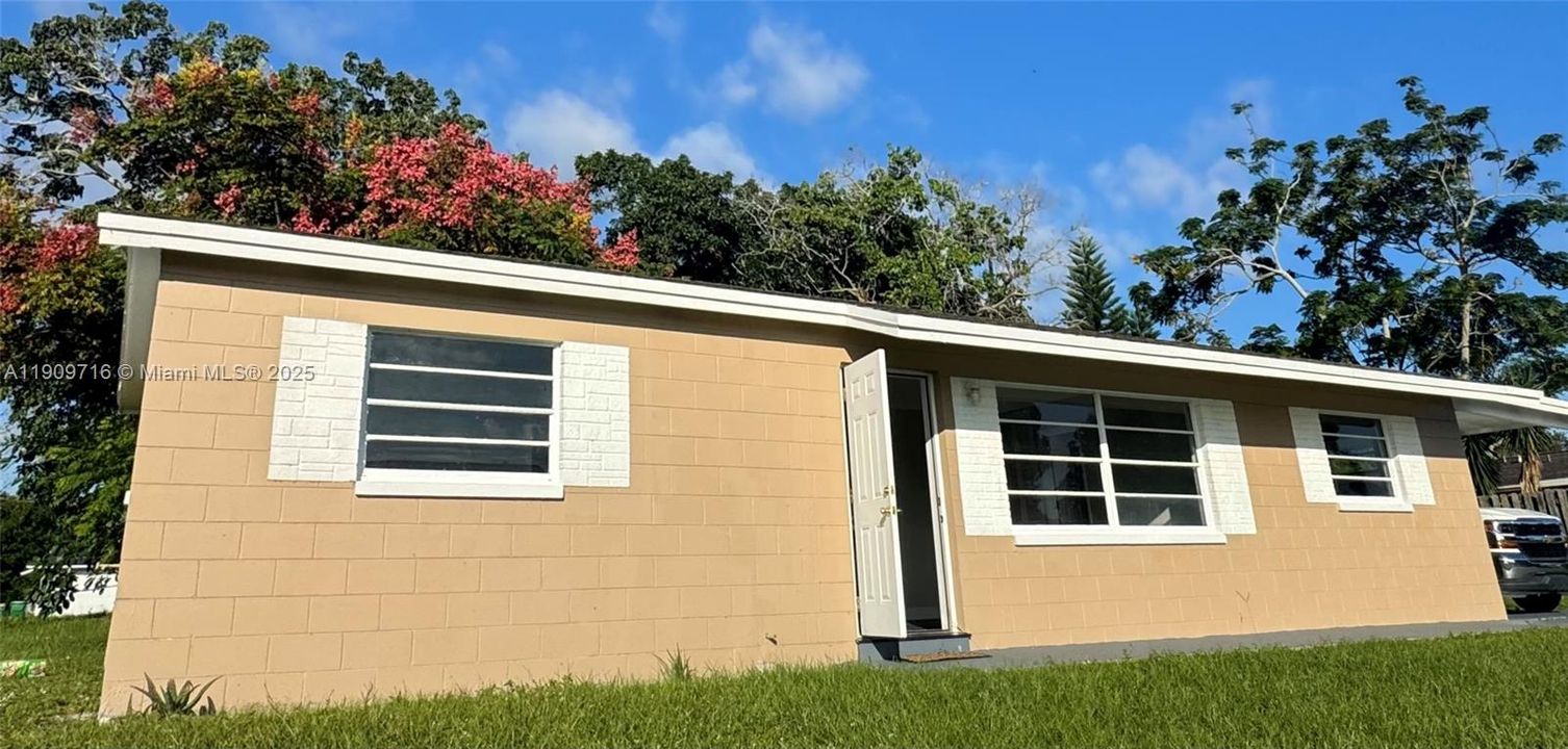 В аренду: $1,750 (3 спален, 2 ванн, 1150 Квадратных фут)