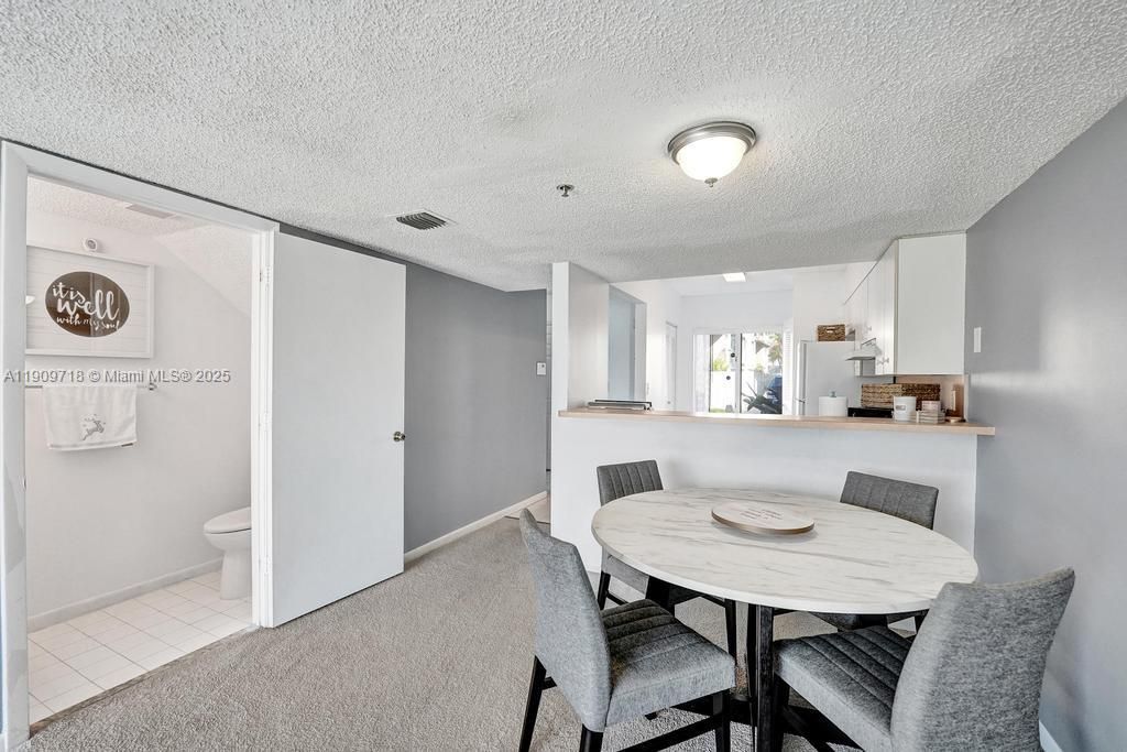 На продажу: $430,000 (2 спален, 2 ванн, 1158 Квадратных фут)