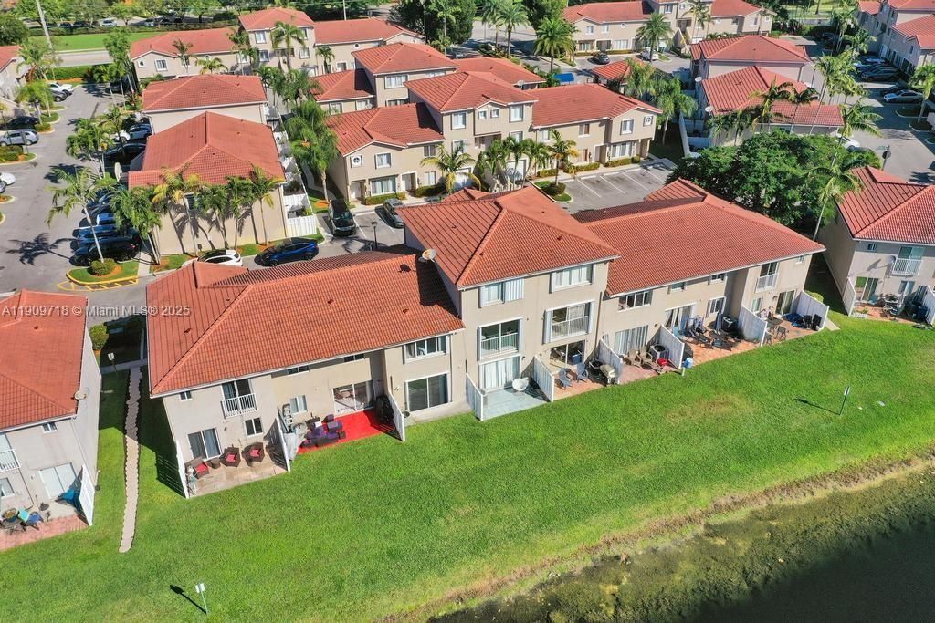 На продажу: $430,000 (2 спален, 2 ванн, 1158 Квадратных фут)