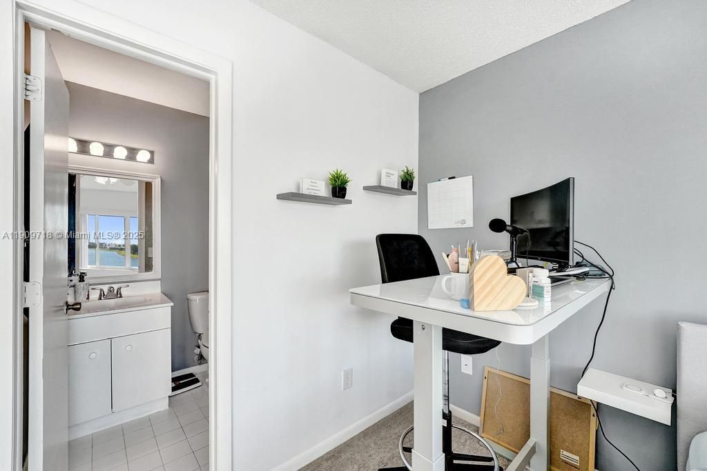 На продажу: $430,000 (2 спален, 2 ванн, 1158 Квадратных фут)