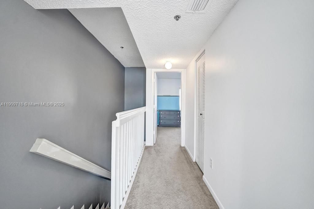 На продажу: $430,000 (2 спален, 2 ванн, 1158 Квадратных фут)