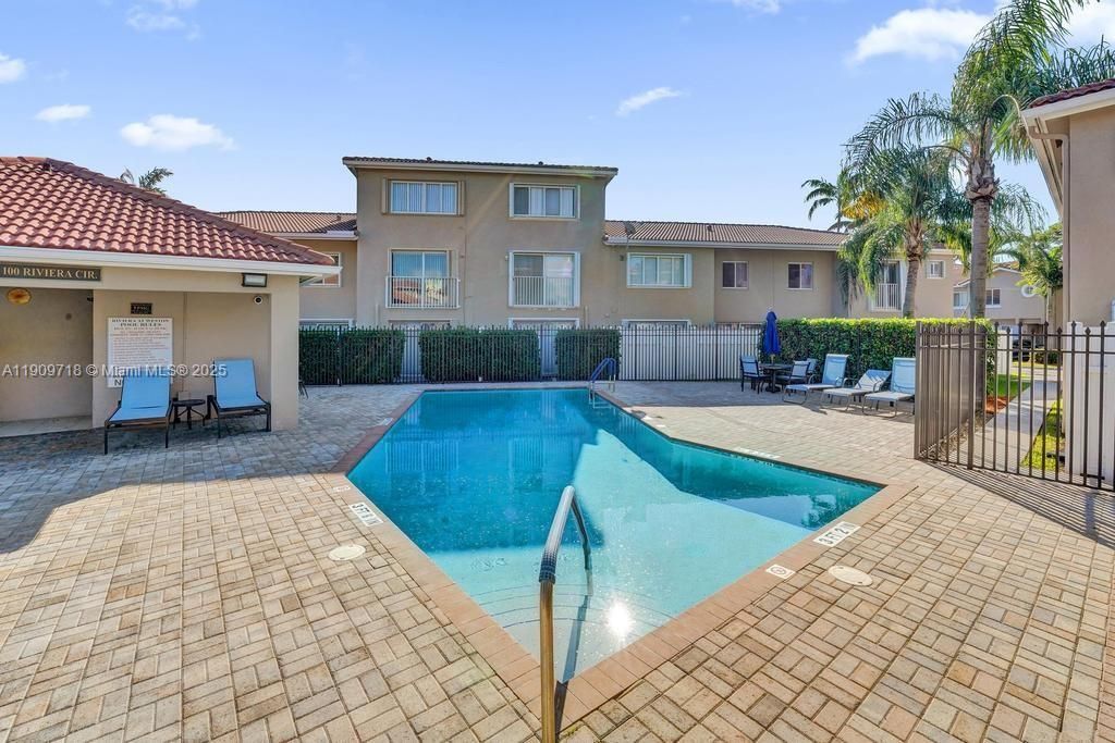 На продажу: $430,000 (2 спален, 2 ванн, 1158 Квадратных фут)