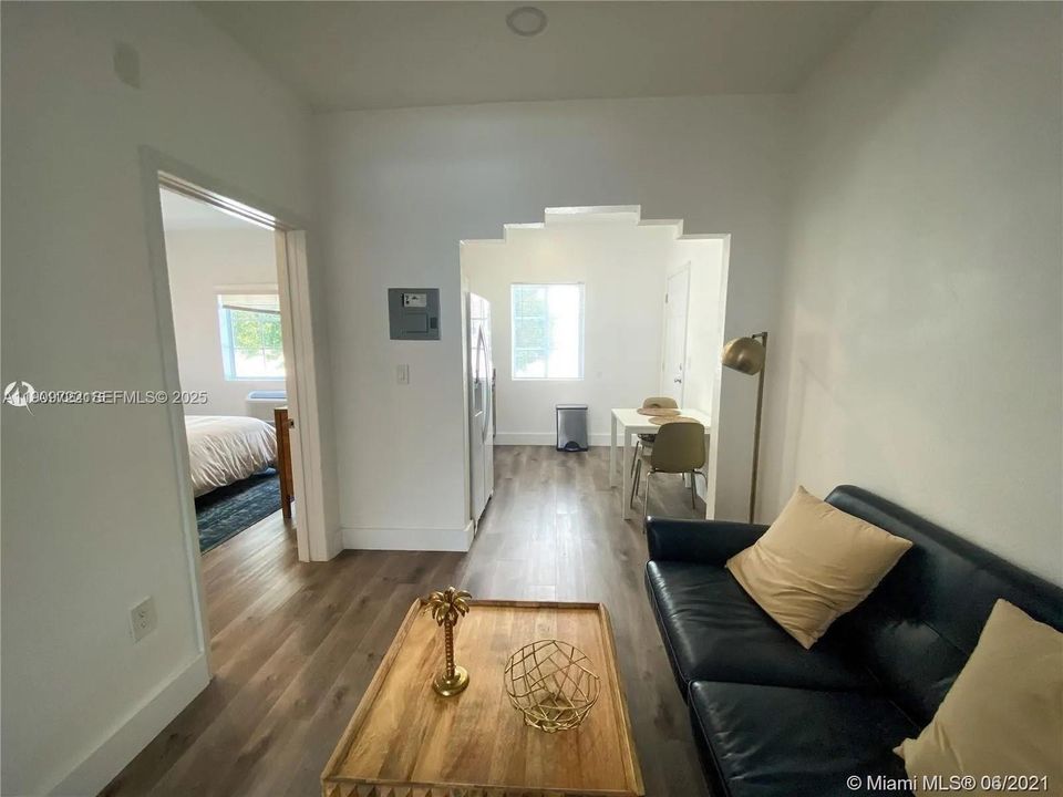For Rent: $2,700 (2 beds, 2 baths, 802 Square Feet)
