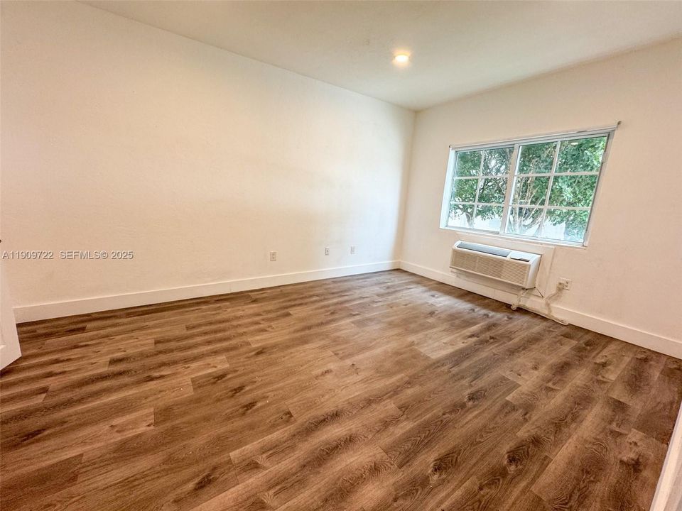 For Rent: $2,700 (2 beds, 2 baths, 802 Square Feet)