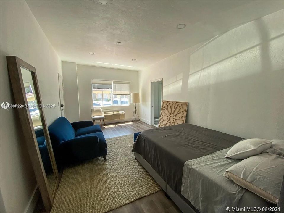 For Rent: $2,700 (2 beds, 2 baths, 802 Square Feet)