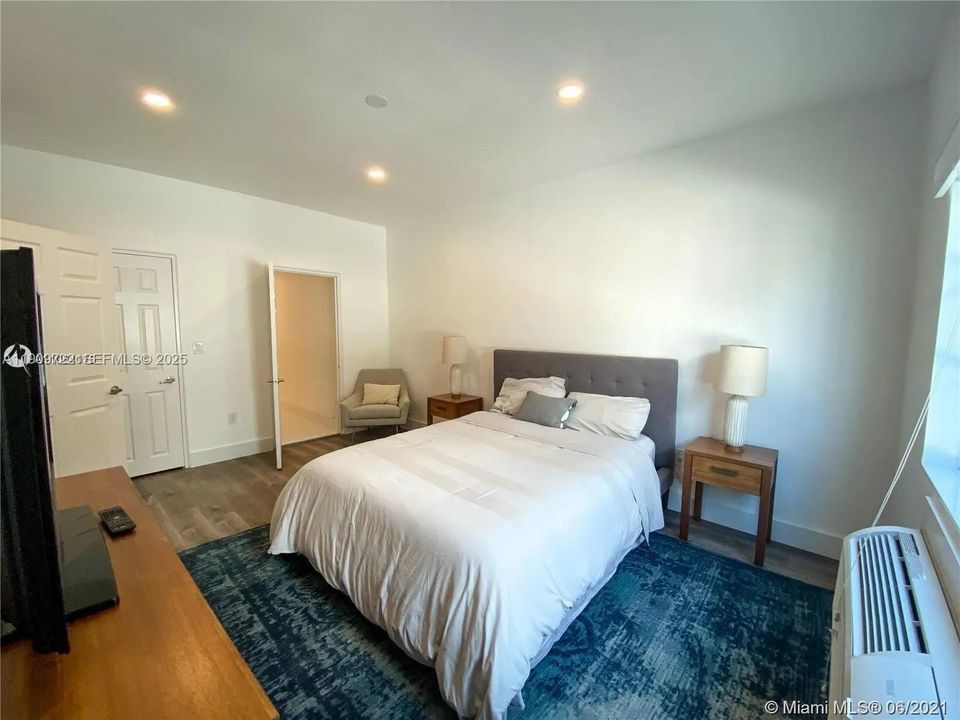 For Rent: $2,700 (2 beds, 2 baths, 802 Square Feet)