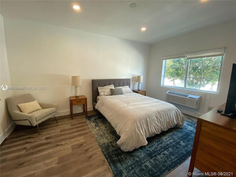 For Rent: $2,700 (2 beds, 2 baths, 802 Square Feet)