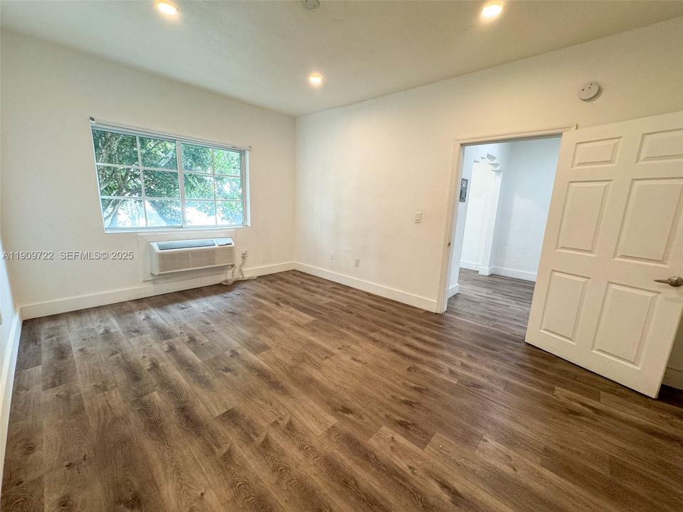 For Rent: $2,700 (2 beds, 2 baths, 802 Square Feet)