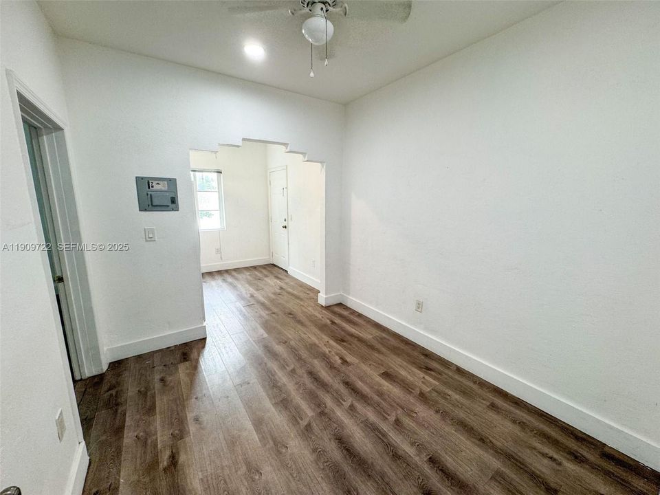 For Rent: $2,700 (2 beds, 2 baths, 802 Square Feet)