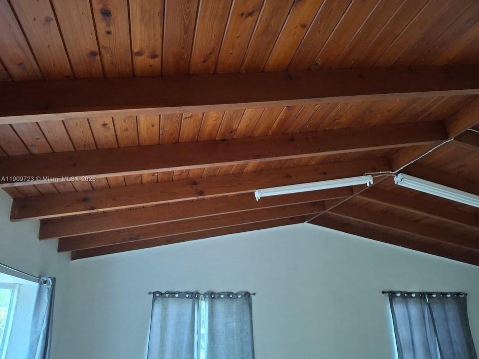 For Sale: $700,000 (4 beds, 3 baths, 2006 Square Feet)