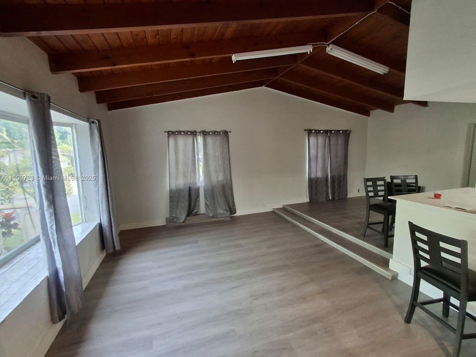 For Sale: $700,000 (4 beds, 3 baths, 2006 Square Feet)