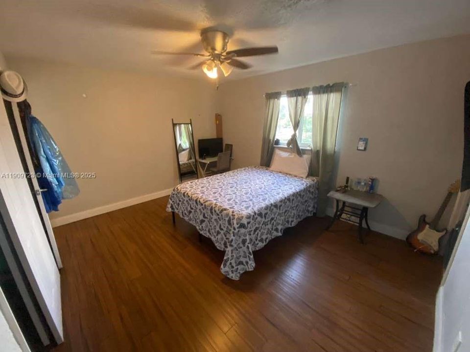 For Sale: $700,000 (4 beds, 3 baths, 2006 Square Feet)