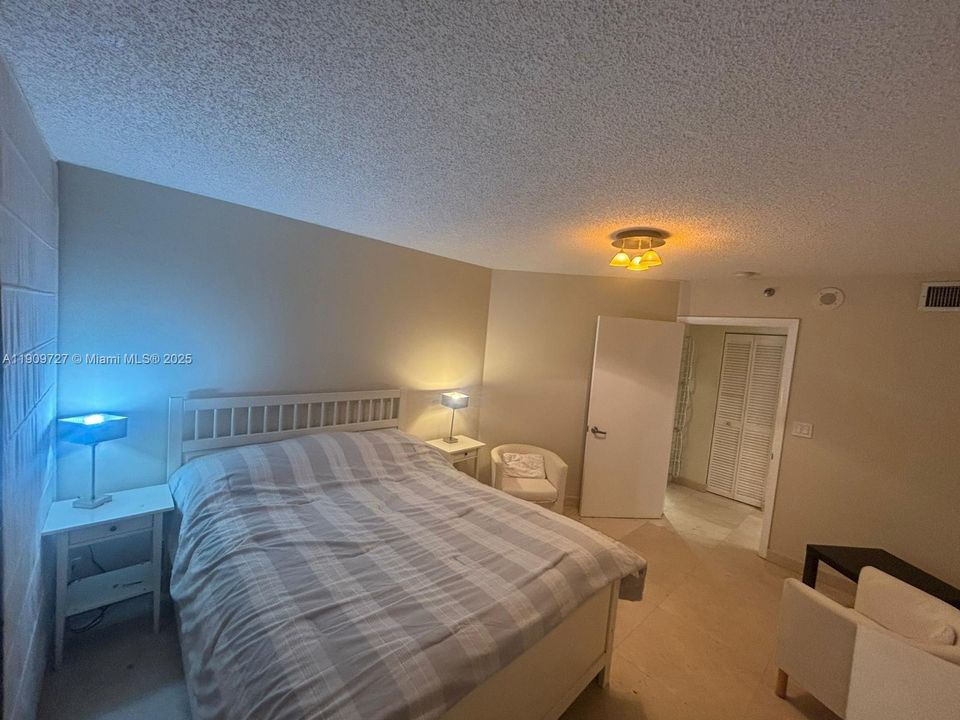 В аренду: $2,700 (1 спален, 1 ванн, 800 Квадратных фут)