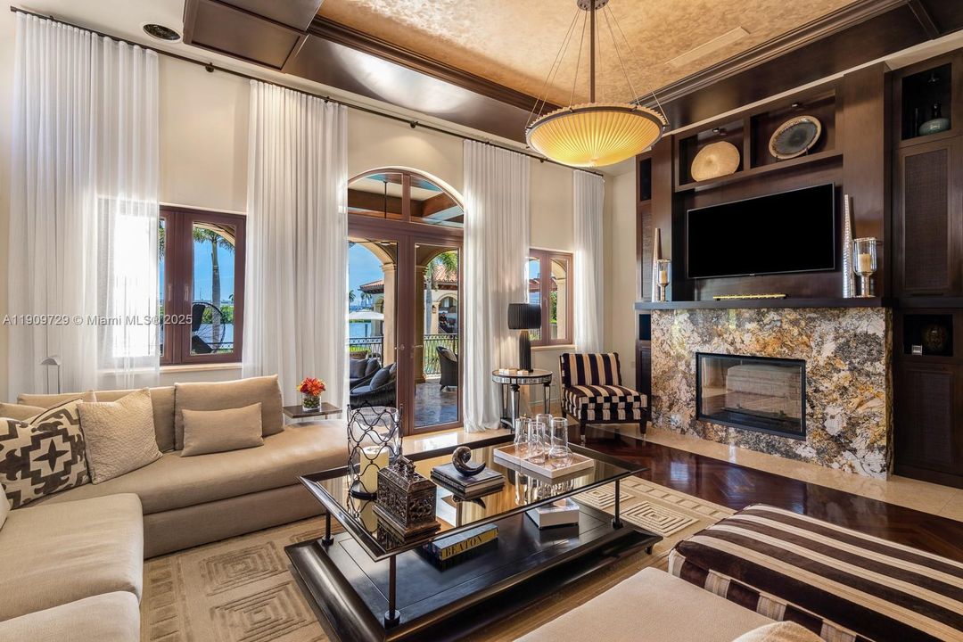 For Sale: $49,500,000 (6 beds, 8 baths, 11160 Square Feet)