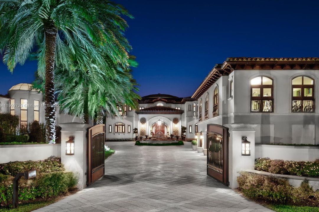 For Sale: $49,500,000 (6 beds, 8 baths, 11160 Square Feet)