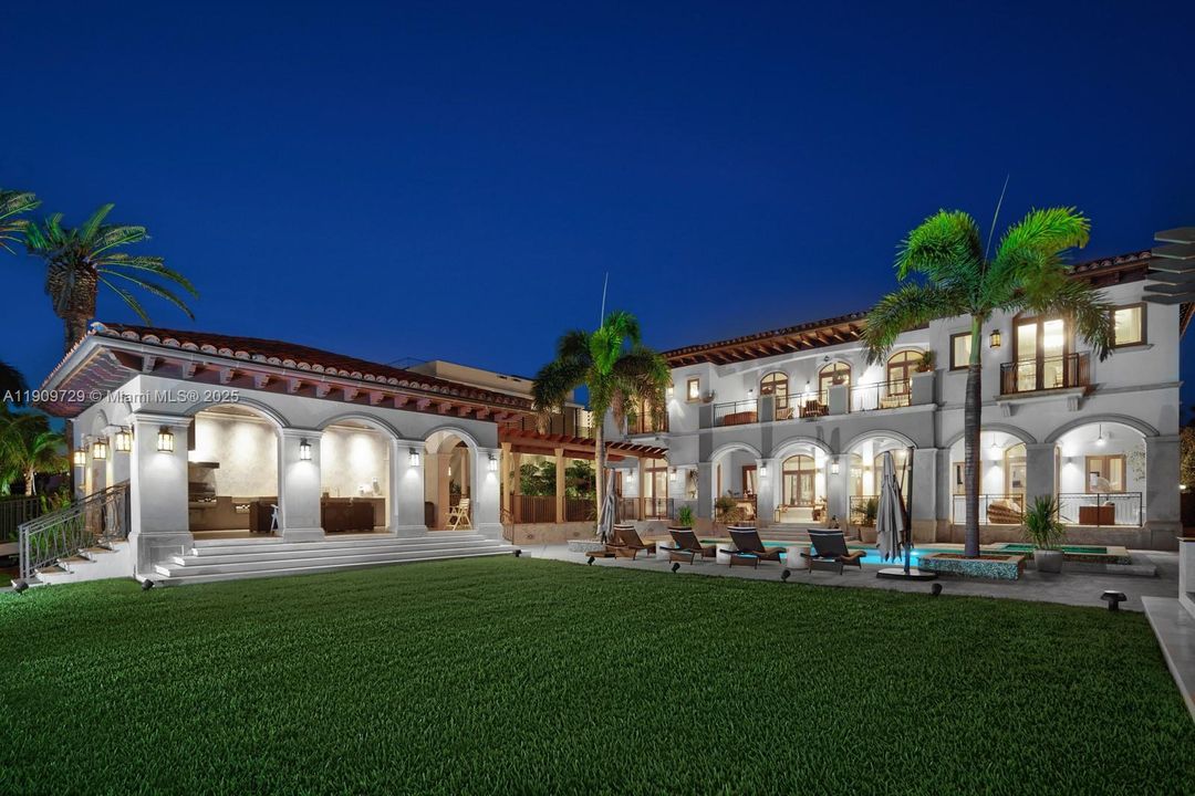 For Sale: $49,500,000 (6 beds, 8 baths, 11160 Square Feet)