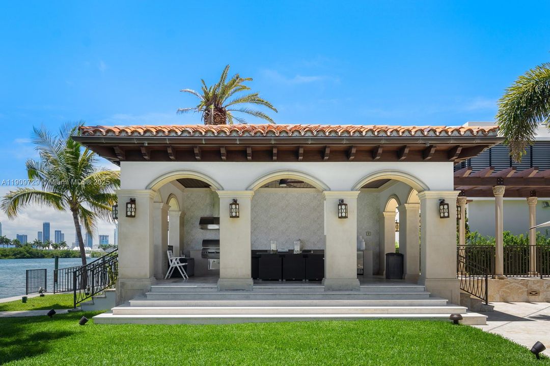 For Sale: $49,500,000 (6 beds, 8 baths, 11160 Square Feet)