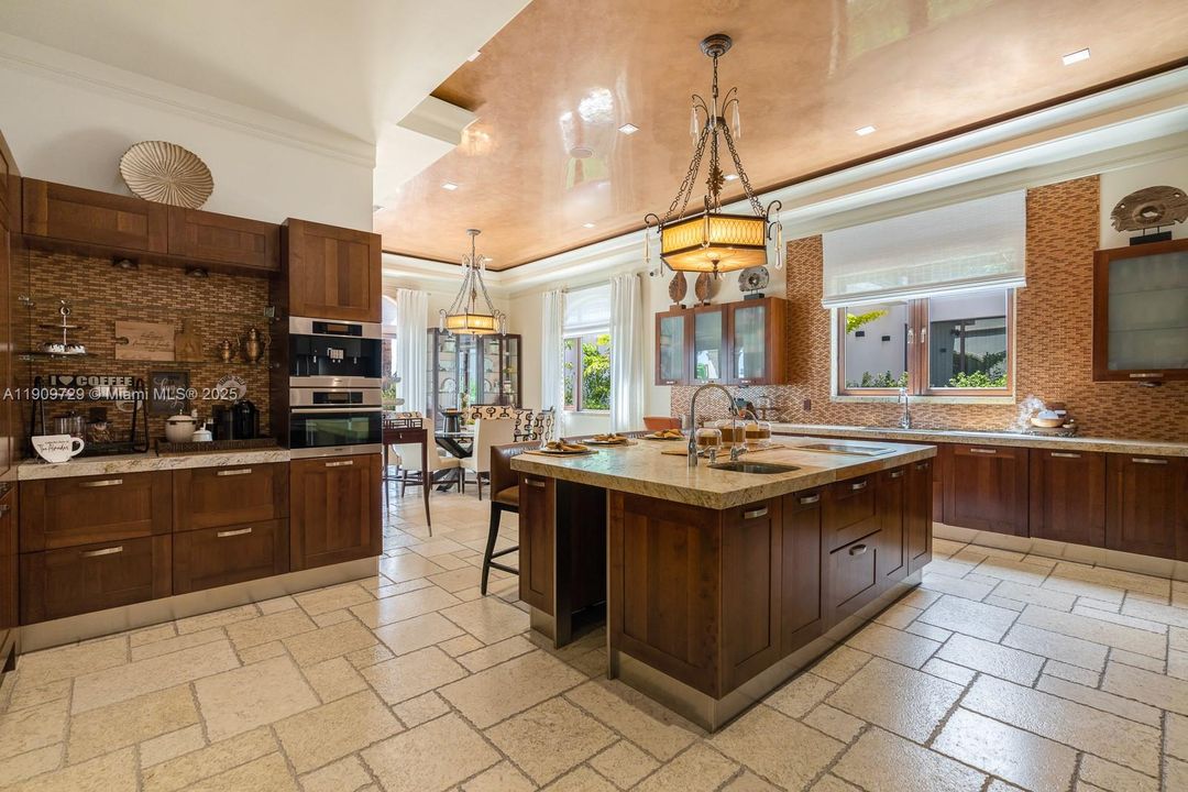 For Sale: $49,500,000 (6 beds, 8 baths, 11160 Square Feet)