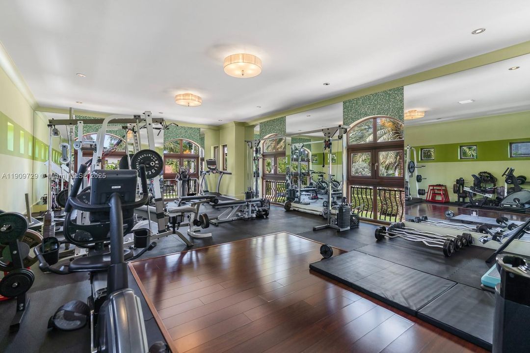 For Sale: $49,500,000 (6 beds, 8 baths, 11160 Square Feet)