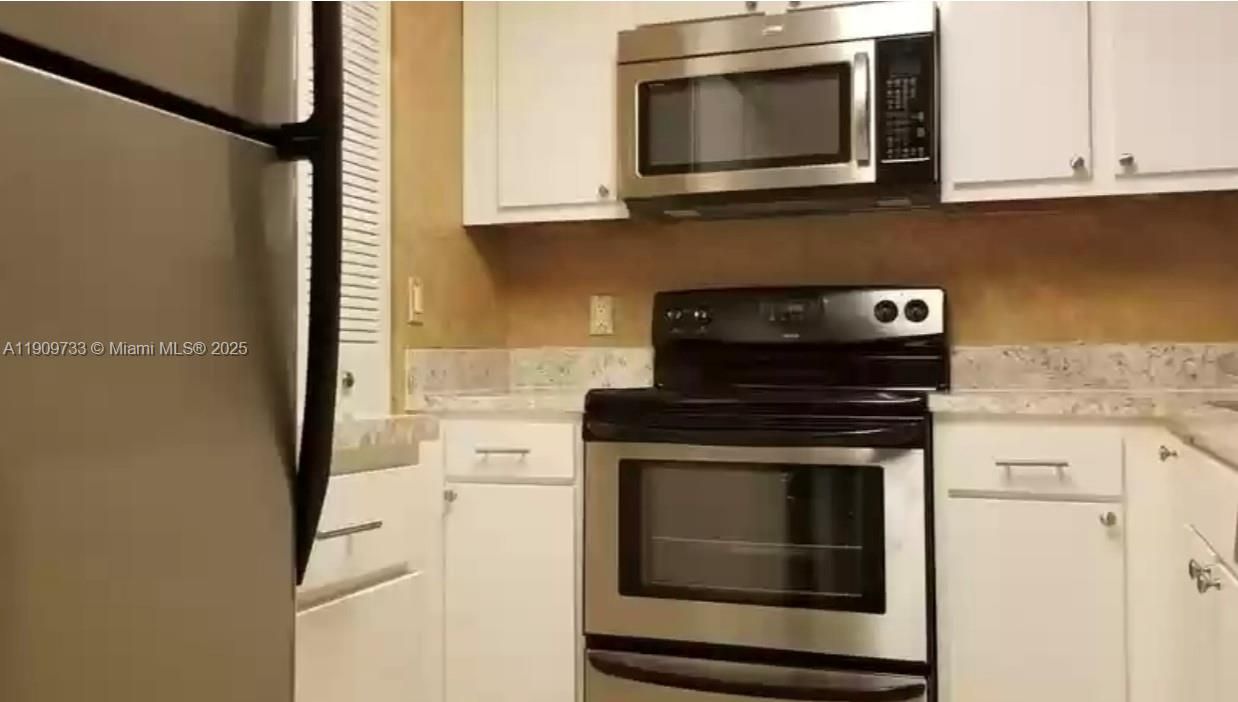 Activo con contrato: $1,570 (1 camas, 1 baños, 813 Pies cuadrados)