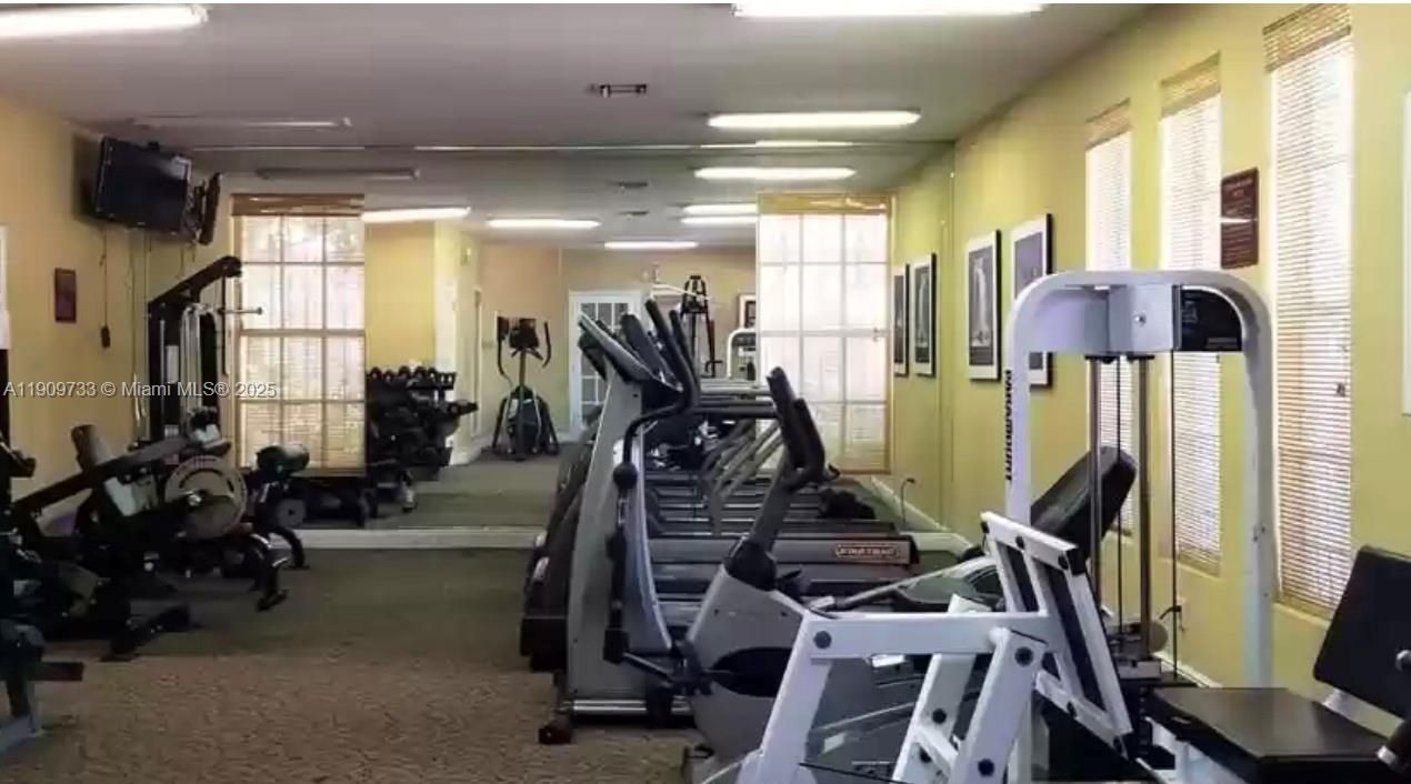 Activo con contrato: $1,570 (1 camas, 1 baños, 813 Pies cuadrados)