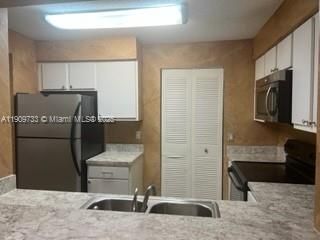 Activo con contrato: $1,570 (1 camas, 1 baños, 813 Pies cuadrados)