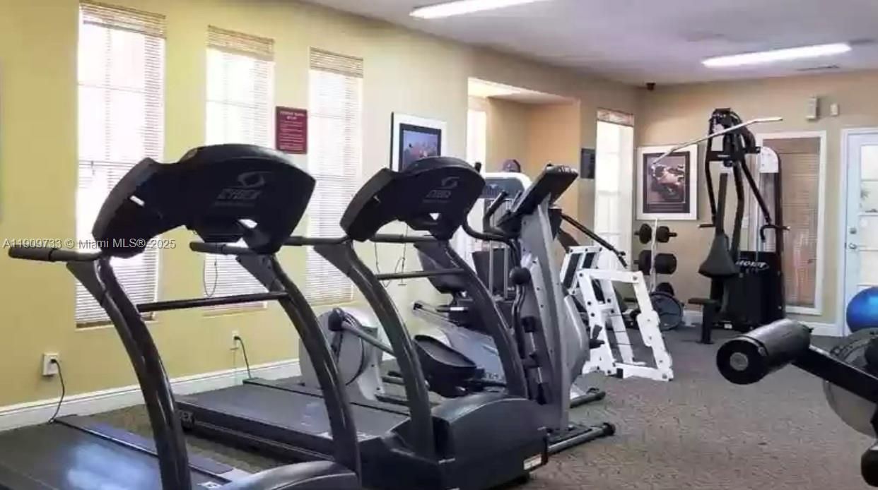 Activo con contrato: $1,570 (1 camas, 1 baños, 813 Pies cuadrados)