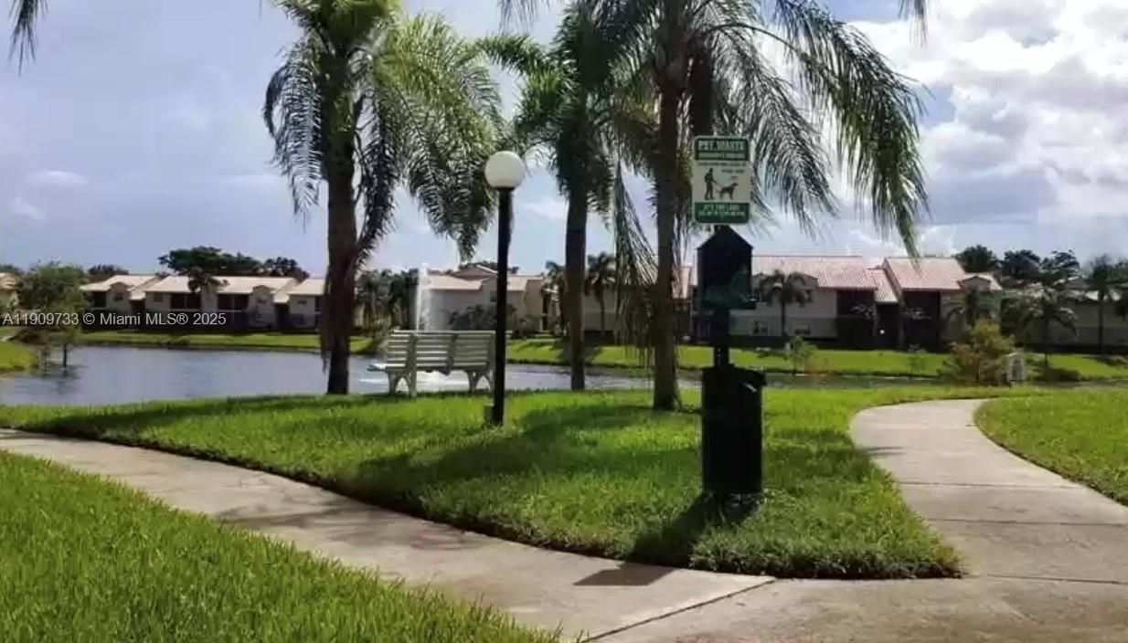 Activo con contrato: $1,570 (1 camas, 1 baños, 813 Pies cuadrados)