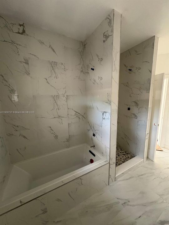 待售: $451,000 (4 贝兹, 2 浴室, 0 平方英尺)