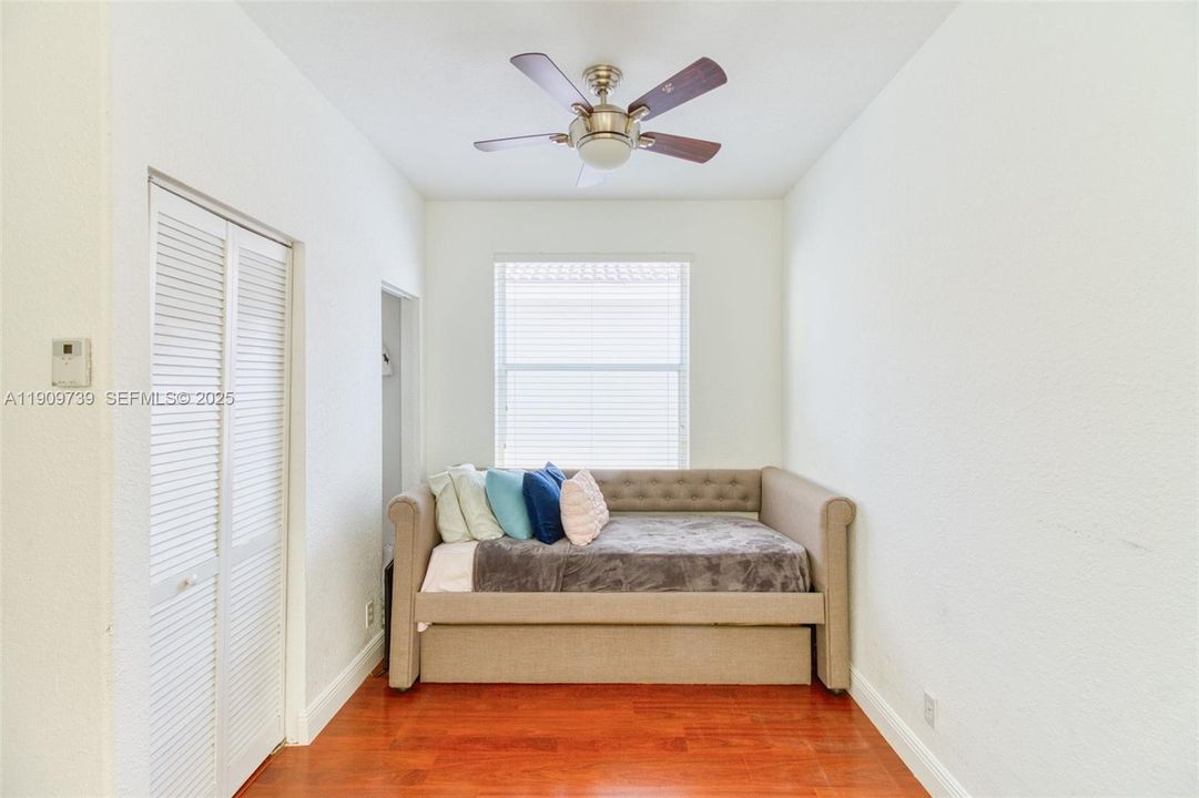 Под контрактом: $750,000 (4 спален, 3 ванн, 2184 Квадратных фут)