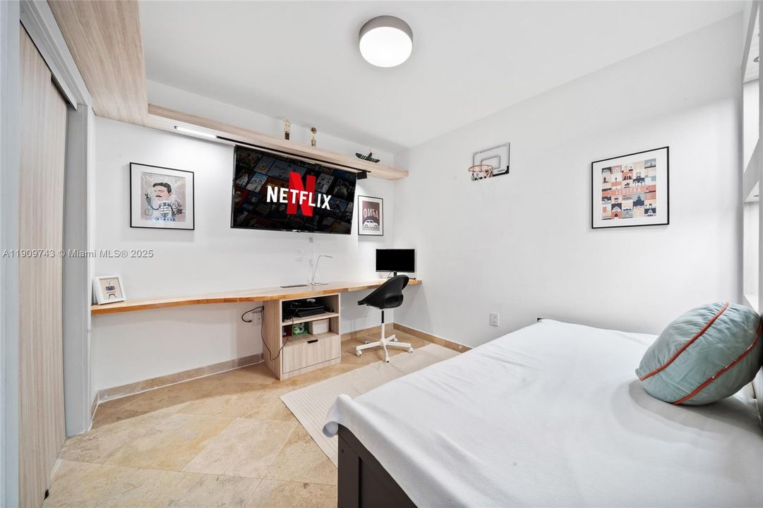 待售: $1,650,000 (2 贝兹, 2 浴室, 1614 平方英尺)