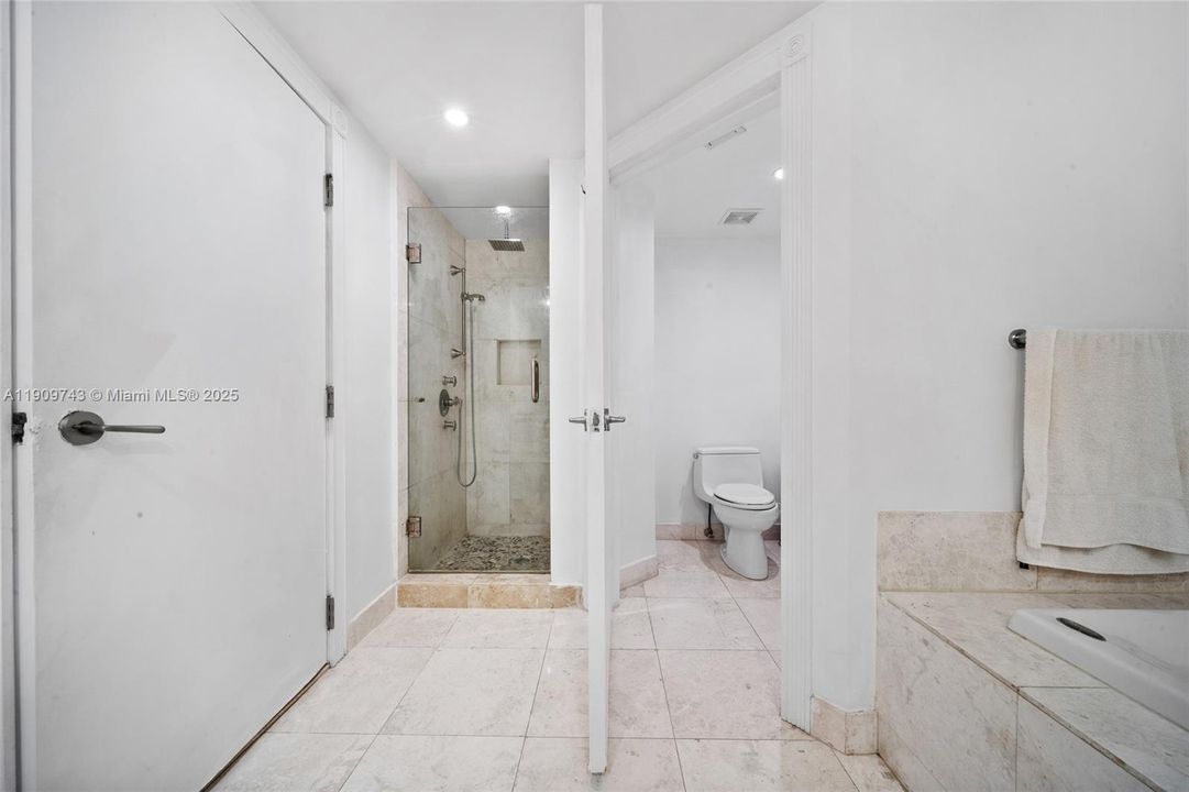 待售: $1,650,000 (2 贝兹, 2 浴室, 1614 平方英尺)