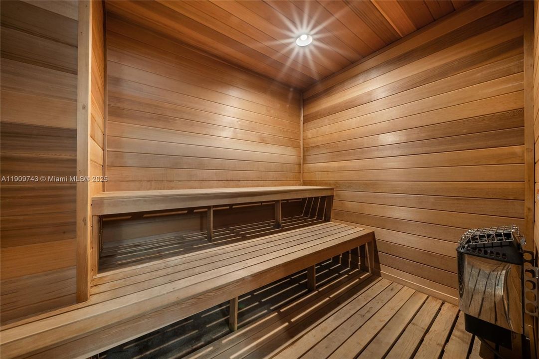 待售: $1,650,000 (2 贝兹, 2 浴室, 1614 平方英尺)