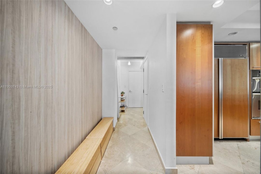 待售: $1,650,000 (2 贝兹, 2 浴室, 1614 平方英尺)