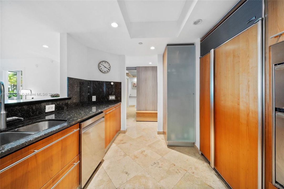 待售: $1,650,000 (2 贝兹, 2 浴室, 1614 平方英尺)