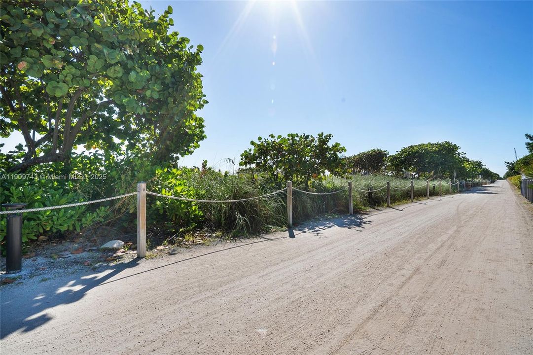 待售: $1,650,000 (2 贝兹, 2 浴室, 1614 平方英尺)