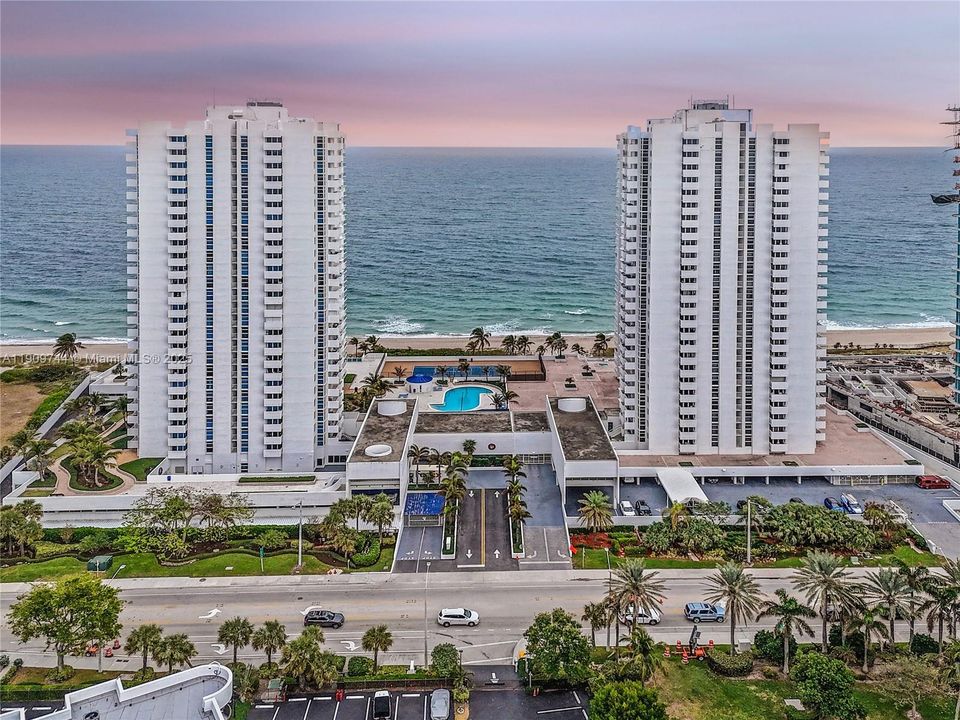 待售: $869,000 (2 贝兹, 2 浴室, 1570 平方英尺)