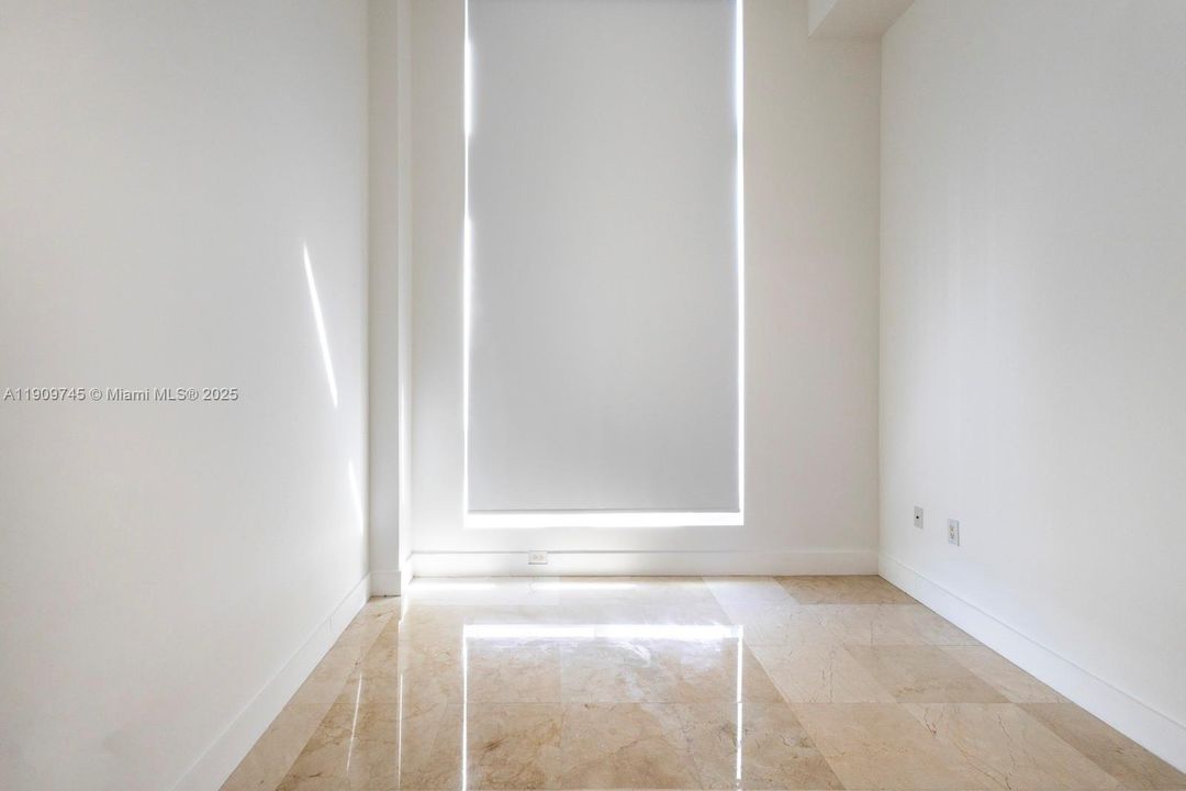 待售: $339,000 (1 贝兹, 1 浴室, 845 平方英尺)