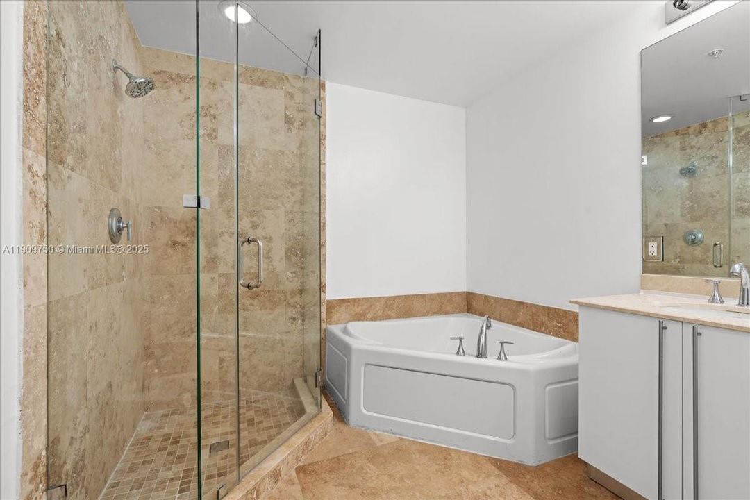 En Venta: $680,000 (2 camas, 2 baños, 1453 Pies cuadrados)