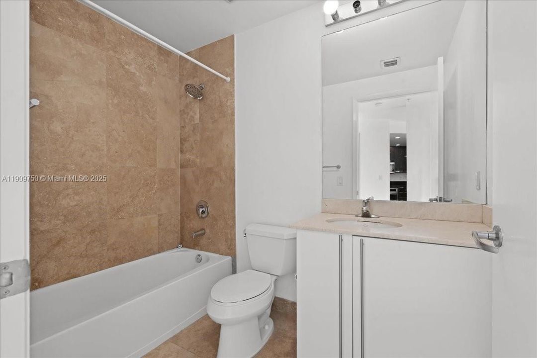 En Venta: $680,000 (2 camas, 2 baños, 1453 Pies cuadrados)