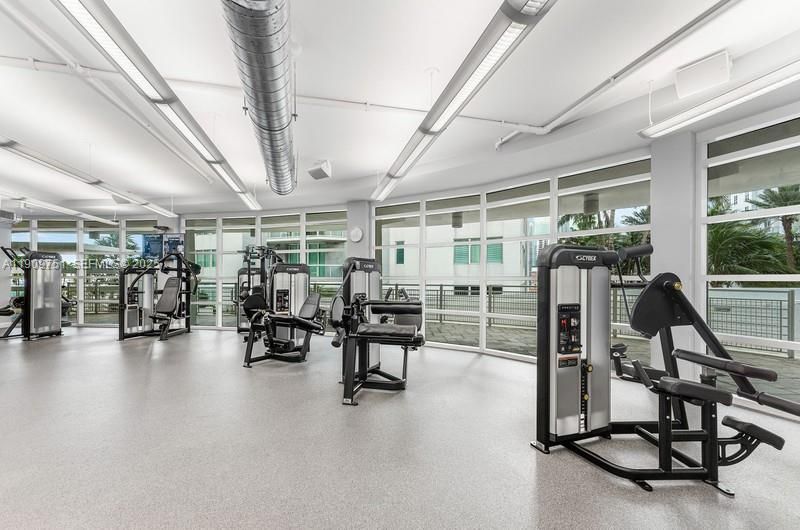 For Sale: $280,000 (1 beds, 1 baths, 506 Square Feet)