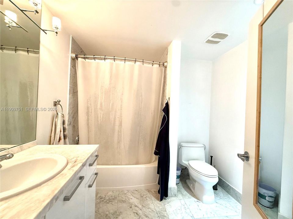 For Sale: $280,000 (1 beds, 1 baths, 506 Square Feet)