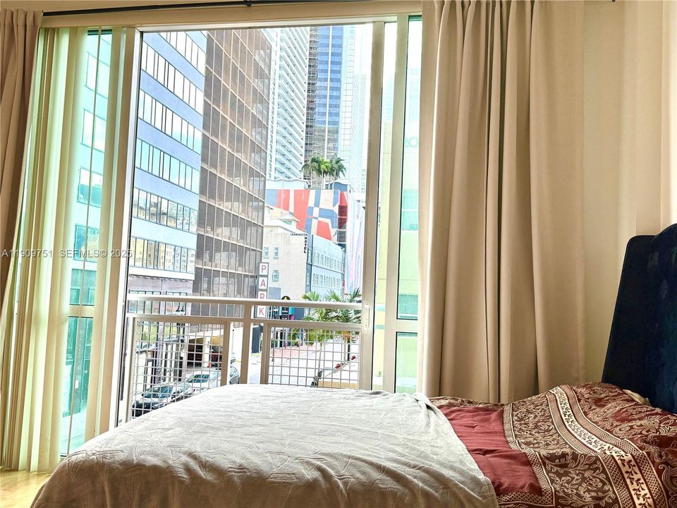 For Sale: $280,000 (1 beds, 1 baths, 506 Square Feet)