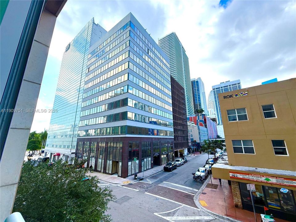 For Sale: $280,000 (1 beds, 1 baths, 506 Square Feet)