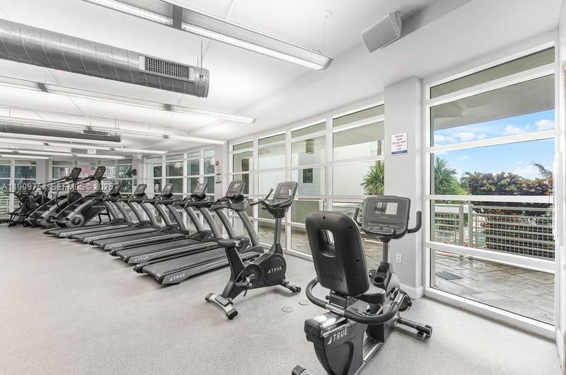 For Sale: $280,000 (1 beds, 1 baths, 506 Square Feet)